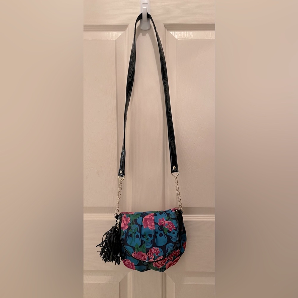 Betsy Johnson.Skull Purse.